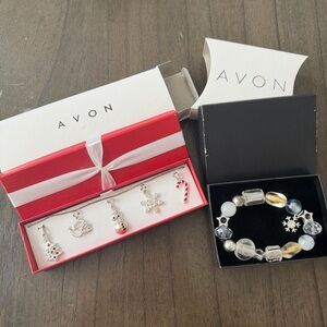 Avon Y2K 2009/2010 Christmas Charm Necklace & Chunky Beaded Bracelet